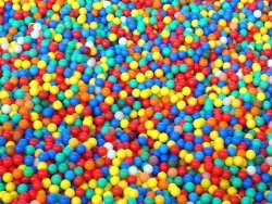 My Balls Pack of 500 pcs Commercial Grade Crush-Proof Plastic Ball Pit Balls in 5 Colors – 3″ Air-Filled 100% non-PVC Phthalate Free LDPE Plastic