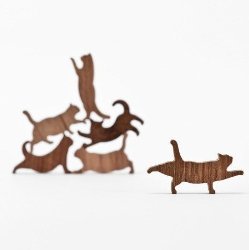 COMMA Wooden Cat Pile – Set #4 (Orange Threaded Pouch, 6 Kittens)