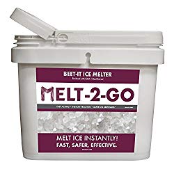 Snow Joe AZ-25-IB-BKT Melt-2-Go Natural Beet Juice Extract + CMA Enriched Ice Melter 25 lb Flip-Top Bucket with Scooper